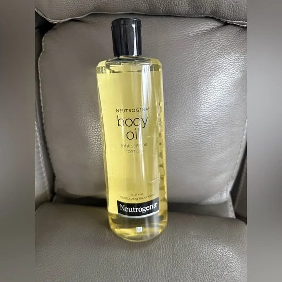 Neutrogena Light Sesame Body Oil in Pale Yellow - Picture 1 of 4